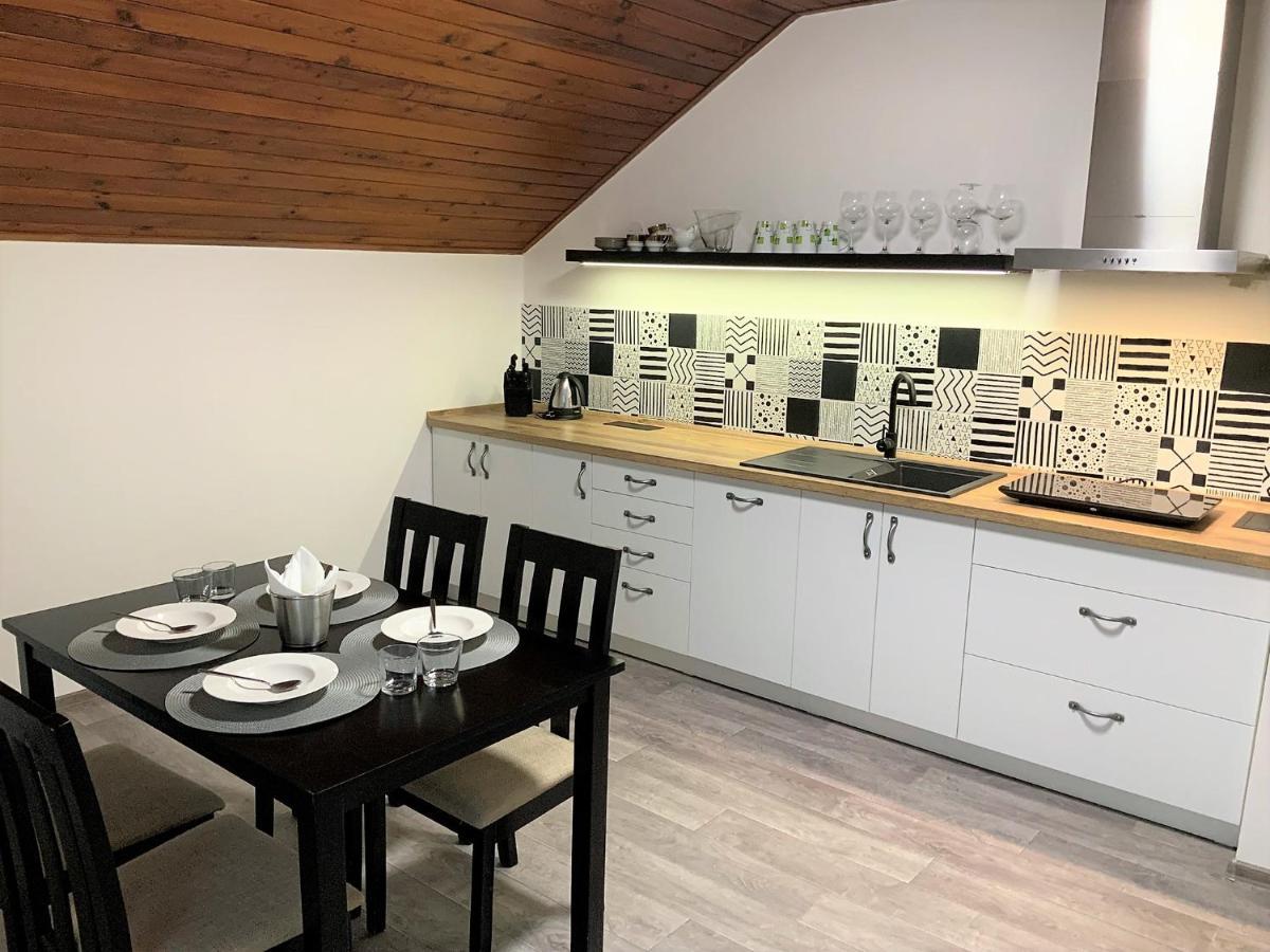 Apartman V Podkrovi 豪斯庭 外观 照片