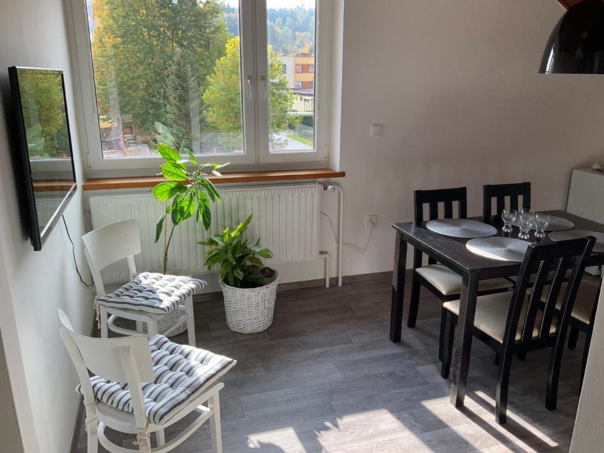 Apartman V Podkrovi 豪斯庭 外观 照片